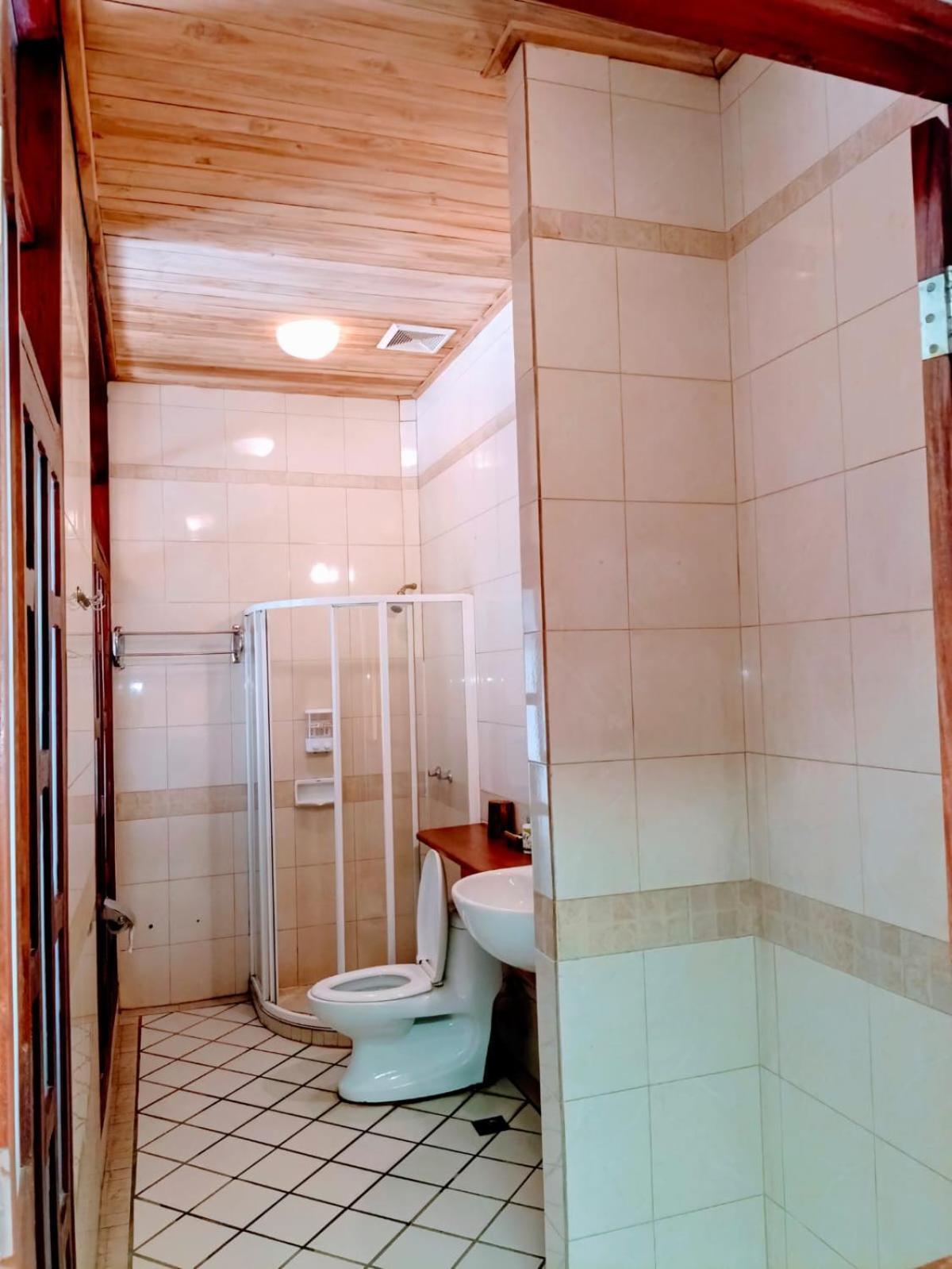 לואנג פרבאנג Ireenkevin Guesthouse מראה חיצוני תמונה